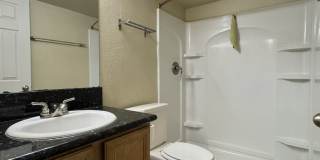 MELROSE DISTRICT CONDO WITH HUGE MOVE-IN SPECIAL – HALF OFF FIRST & SECOND MONTH’S RENT! Gallery 23