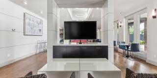 Vintage at 18th Street Gallery 14