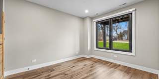 148 Oak Street Gallery 16