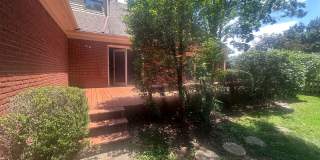 Unique Lyndon area 4 bedroom home with multiple common areas Gallery 74