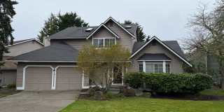 Saratoga Reach Beauty: Updated 4BR Home with Deck, Fireplace & Prime Mukilteo Location Gallery 1