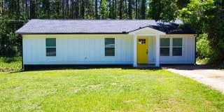 Available Now! Newly Renovated Ranch! 3 Bedroom 2 Bathroom Gallery 1