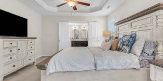 4 bedroom 2.5 bathroom home close to beaches, shopping, and Marine Corps Bases. Gallery 45