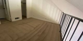 Spacious open loft in Central Hanford Gallery 1