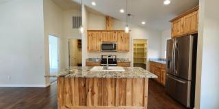 Newer Construction Close to Downtown Grants Pass Gallery 3
