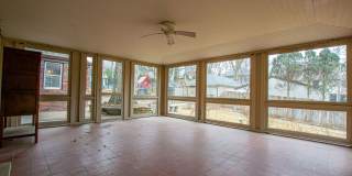 Gorgeous 5 Bedroom / 4.5 Bath Home located right off Happy Hollow Blvd! Gallery 10