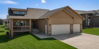 Move-In Ready 2 Bed, 2 Bath Home with 3-Car Garage – Sioux Falls Living at Its Best Gallery 1