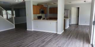 Huge 4 bed 2.5 bath house newly renovated Gallery 11