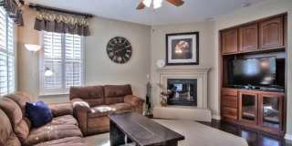 Stunning (Formal Model) 3/3 w/Huge Loft!  Please read entire ad before requesting a viewing!! Gallery 11