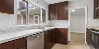 Single-Level 3 Bedroom Rental Near Downtown Hampton Gallery 16