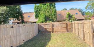 2 bedroom + loft, 2 bathroom townhome near UCF Gallery 28
