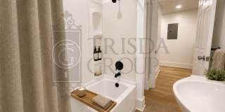 Avail Sept 1: 2BR Apt in Beechview, South Hills.  BEAUTIFUL design, Laminate Floors, AC, Pets OK, Balcony, W/D! Gallery 23