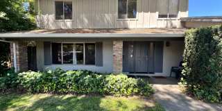 Spacious Home in Wonderful Davis Neighborhood! Spacious Home in Wonderful Davis Neighborhood! Gallery 1