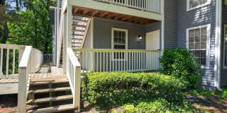 Charming 2BR Condo in Sandy Springs Gallery 3