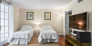 226 Brazilian Avenue Gallery 23