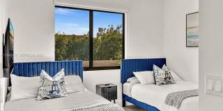 2100 Miami Rd Gallery 17