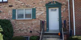 5 Bedroom Townhome - Close to Campus! Gallery 1