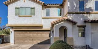 2 Story with Vaulted Ceiling and All Kitchen Appliances Gallery 1