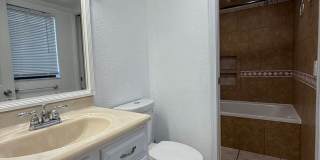 Spacious 2 bedroom 2 bathroom condo in gated community Gallery 17