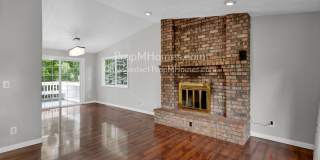 Secluded Nature Retreat: 4 Bedrooms! Gallery 1