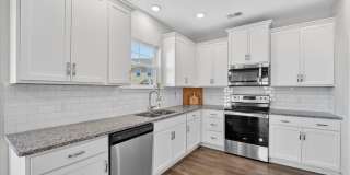 MOVE IN READY!-$500 OFF THE FIRST MONTHS RENT!-MOVE IN SPECIAL-BONUS ROOM!! Gallery 13
