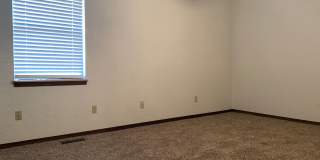 3 Bedroom Home with a Pool in West Norman Gallery 1