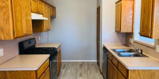 3 bed 2 bath home for rent in Norman near SE 24th and Lindsey, new paint, new flooring, great area! Gallery 7