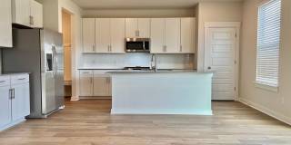 5 Bed, 3.5 Bath Home w/ 2 Car Garage in Harvest Point Gallery 10