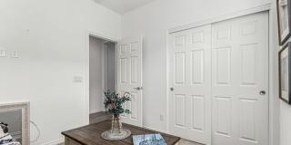 Luxury 2BR + Den Townhome in Amenity-Packed Community - Encanterra Gallery 23