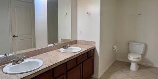 3 Bedroom 2 Bath Penthouse condo in Van Nuys Gallery 15