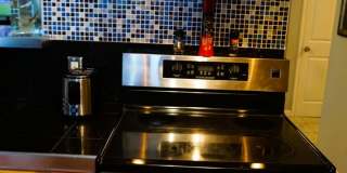 Furnished 2 bedroom Condo with view of Lake Union Gallery 18