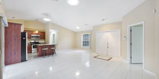 250 SE 44th Street Gallery 5