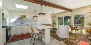 Downtown bungalow Gallery 16