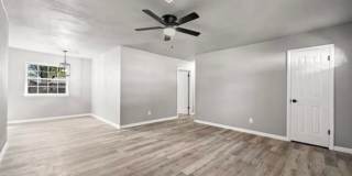 Beautiful Renovated 3 Bedroom Ready Late May Gallery 5