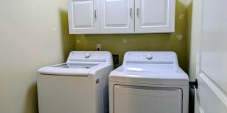 Spacious 2700+ sq.ft House in Logan Park neighborhood Gallery 26