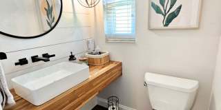 Seasonal Short-Term Venice Island Townhouse Steps from Venice Beach! Gallery 12