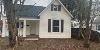 4 bed/1 bath, 1400 sqft home! 1700 W Chestnut St in Springfield MO. Gallery 1