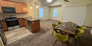 Spacious Upstairs 2 Bedroom Apartment with Private Deck, In-Unit Washer/Dryer & Reserved Parking! Gallery 5