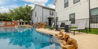 Heron on Hausman Gallery 3