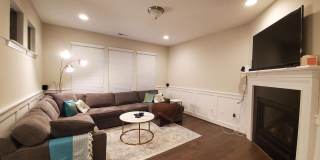 Room in 3 Bedroom Townhome at Metropolitan Dr Gallery 12