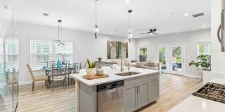 105 MEADOW CREEK Drive Gallery 9
