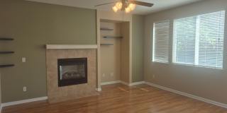 Beautiful 4 Bedroom 2.5 Bath with loft Gallery 12