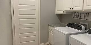 Gorgeous 4 bedroom 2 bathroom Available September! Gallery 11