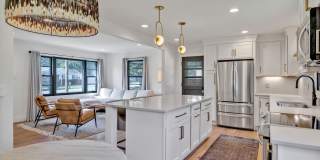 Beautifully furnished short-term rental in Historic Downtown Franklin! Gallery 1