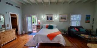 226 NE 1st Avenue unit: Key Lime Suite Gallery 11