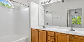 NW Brick Townhome, Granite Counter-Tops, Wood Floors, FP, Garage! NW Brick Townhome, Granite Counter-Tops, Wood Floors, FP, Garage! Gallery 25