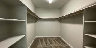 629 West Snowy Owl Street Gallery 32