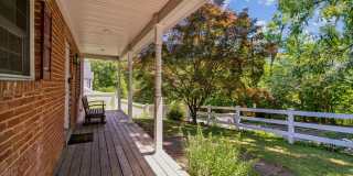 Cozy 3BE/2.5BA Colonial in Takoma Park with screened porch! Gallery 12