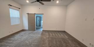 9405 Parkwood Manor Dr - House in Shafter, CA. Gallery 1