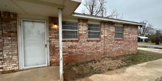 Fully remodeled 2 bed 1 bath Duplex. This home will not last long! Gallery 1